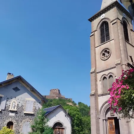 Le Pavin Avec Vue Sur Chateau De Lägenhet Murol