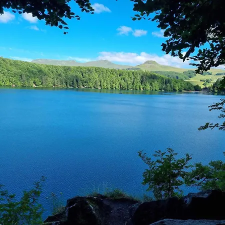 Lägenhet Le Pavin Avec Vue Sur Chateau De *